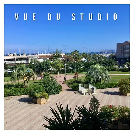 Port D'hyeres Vue Et Iles De Porquerolles Et Port-cros Апартаменты