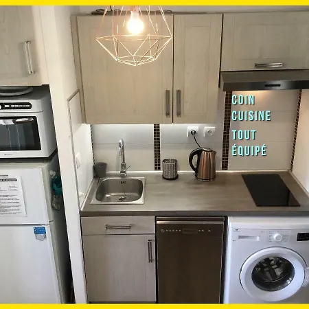 Apartment Port D'hyeres Vue Et Iles De Porquerolles Et Port-cros Hyeres