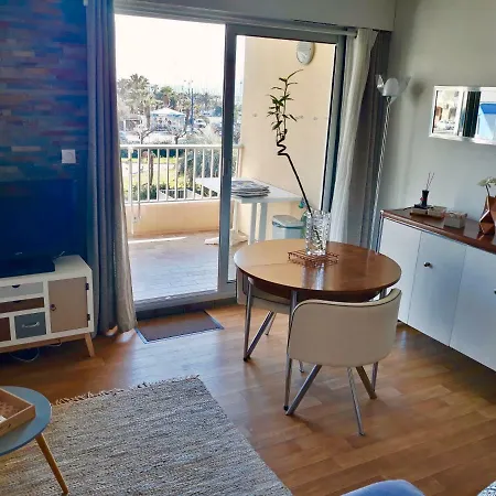 Апартаменты Port D'hyeres Vue Et Iles De Porquerolles Et Port-cros Йер