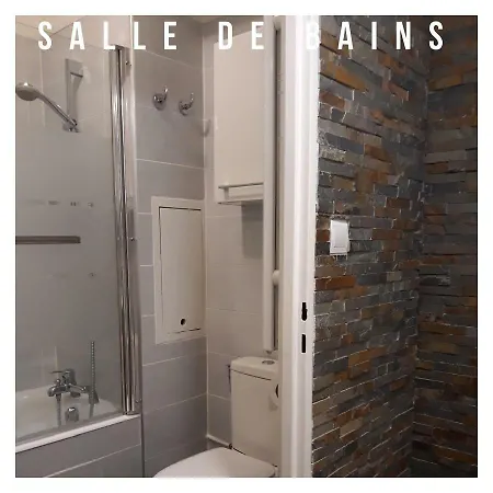 Port D'hyeres Vue Et Iles De Porquerolles Et Port-cros * Hyeres