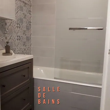 Port D'hyeres Vue Et Iles De Porquerolles Et Port-cros Apartment