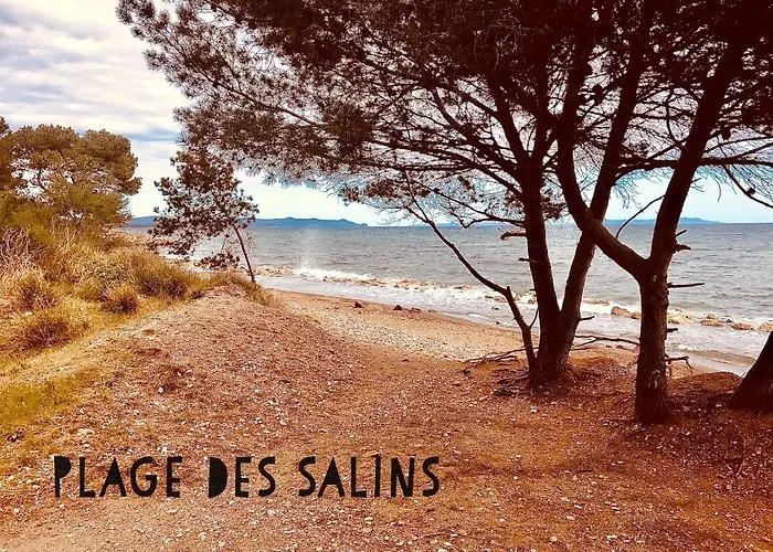 Port D'hyeres Vue Et Iles De Porquerolles Et Port-cros Apartman Hyères