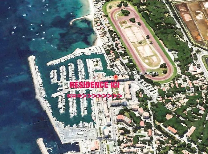 Port D'hyeres Vue Et Iles De Porquerolles Et Port-cros Apartman Hyères